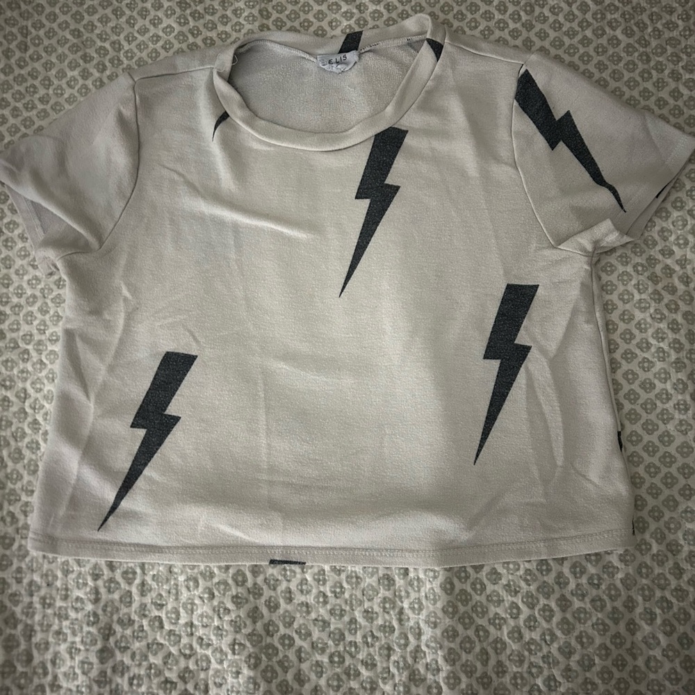 Lighting cropped pajamas shirt